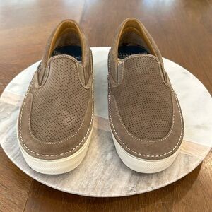 Never used - Sperry top-sider- largo suede slip on